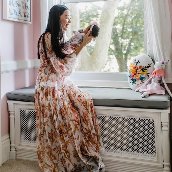 Meet the Posher, Sarah - Picture 2 of 4